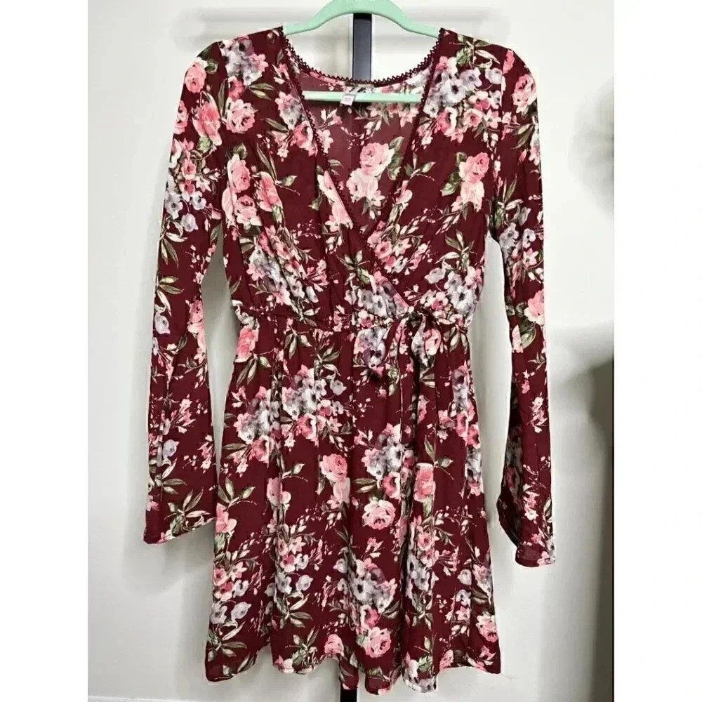 Xhilaration Red Floral Dress - Wrap Style - Flowy - Lace Trim - Medium - 4/6